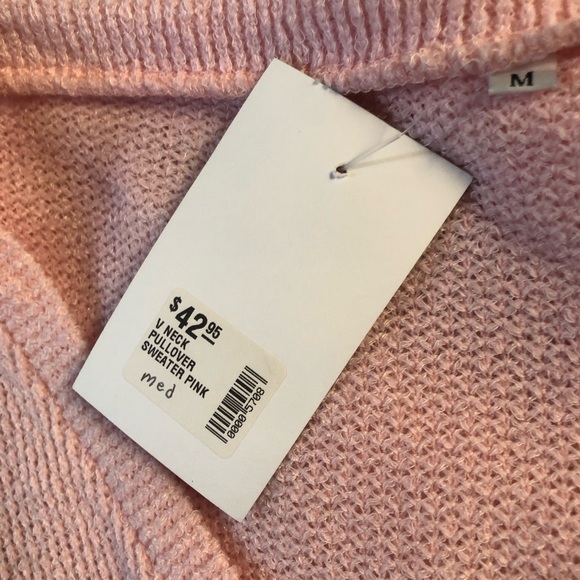 Pink v-neck lightweight sweater. Sz Medium. New with tags - Picture 6 of 7